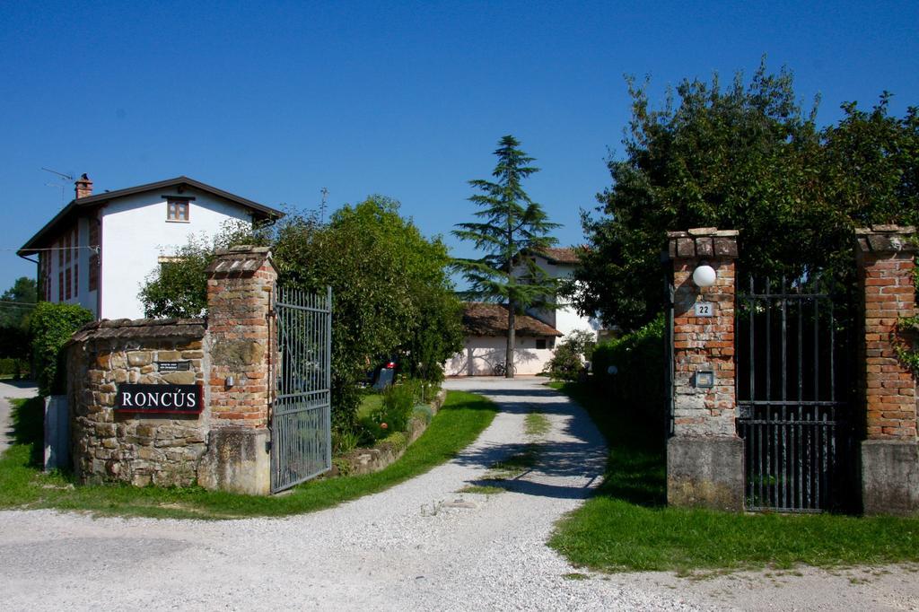 Вілла Casa Griunit Capriva del Friuli Екстер'єр фото